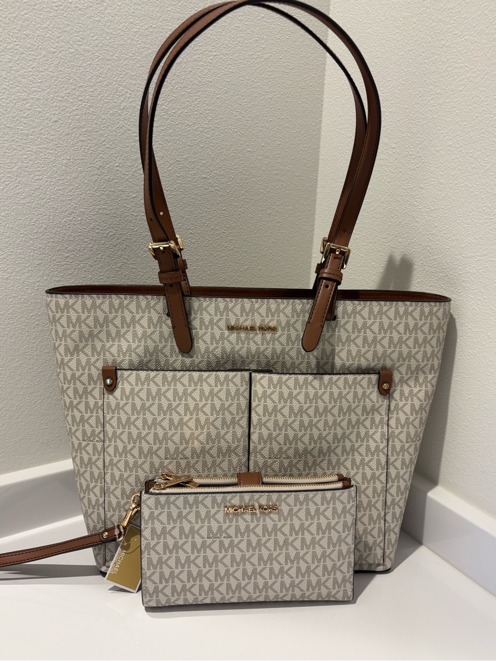 Michael Kors Medium Logo Pocket Tote & Double Zip Wallet Vanilla/Brown NWT
